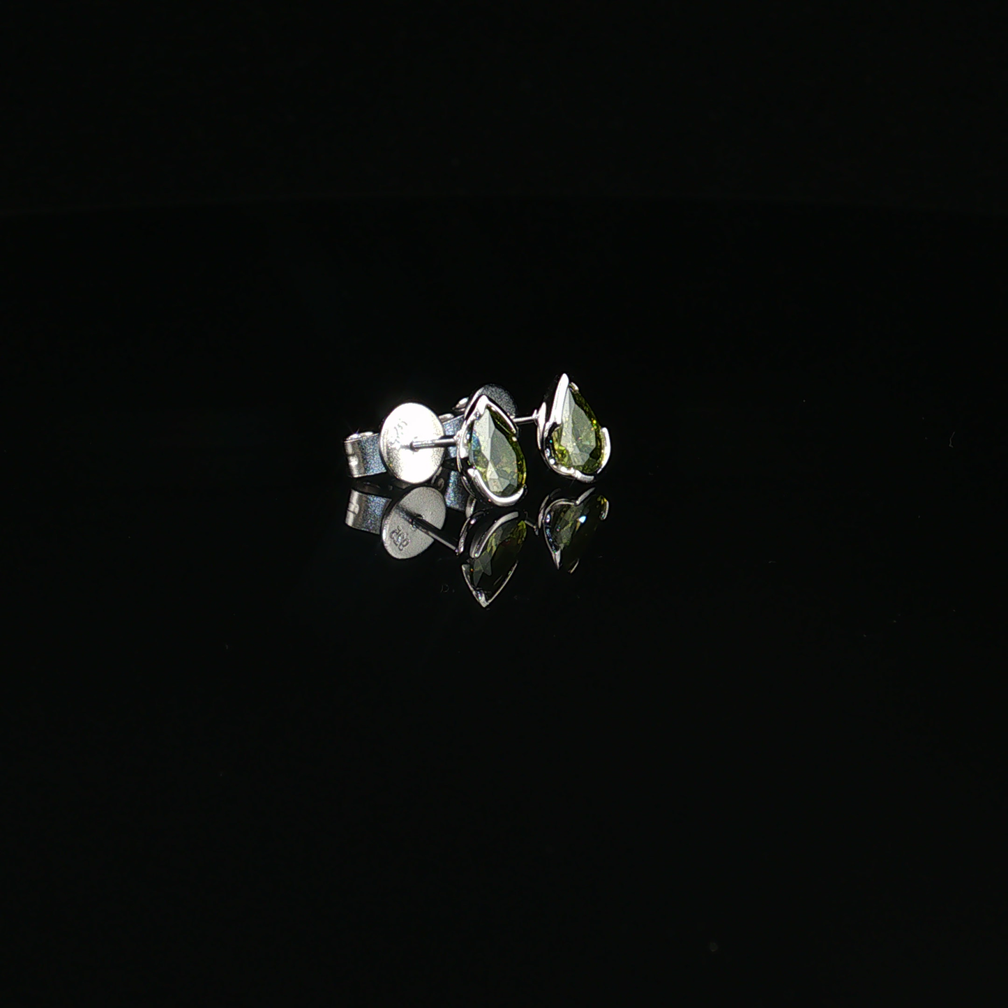Pear-Cut Peridot Stud Earrings in premium sterling silver
