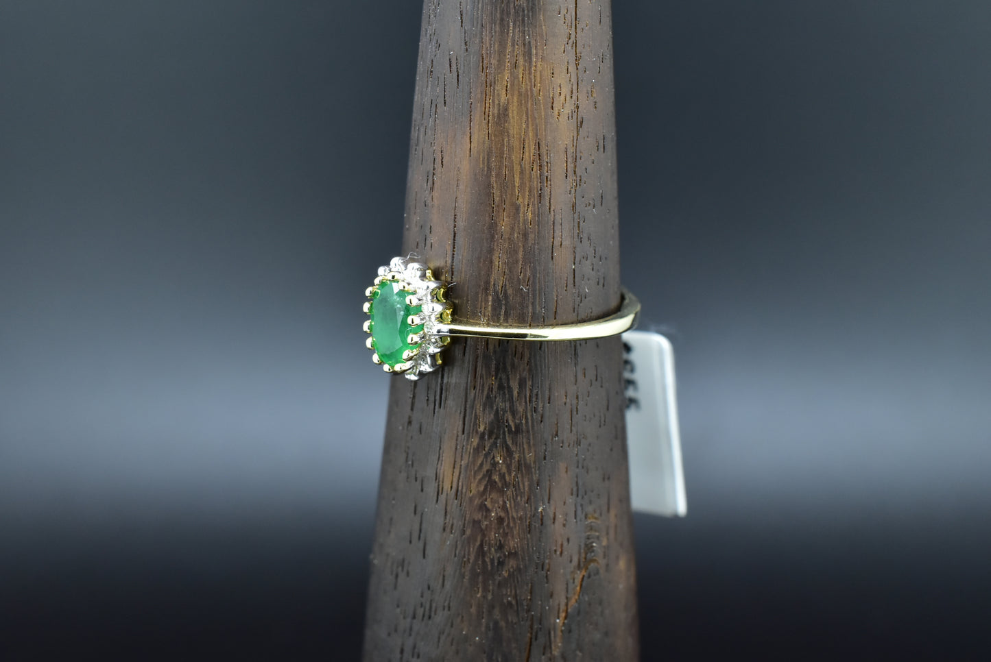 Emerald Gold ring