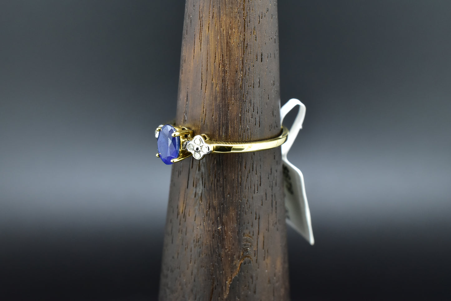 Sapphire Gold Ring