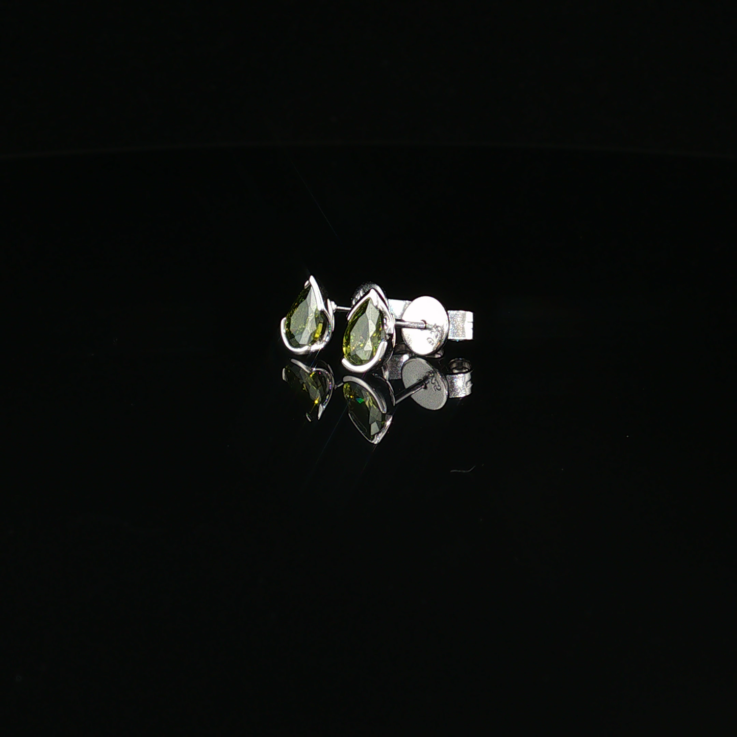 Pear-Cut Peridot Stud Earrings in premium sterling silver