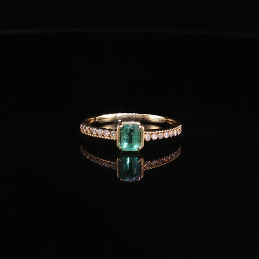 Yellow Gold Emerald Multistone Ring with Milgrain Accents