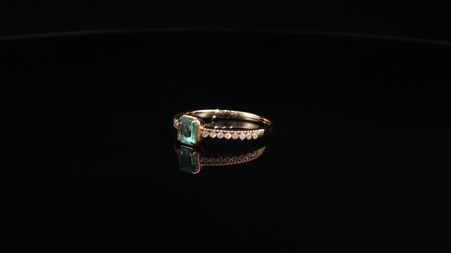 Yellow Gold Emerald Multistone Ring with Milgrain Accents
