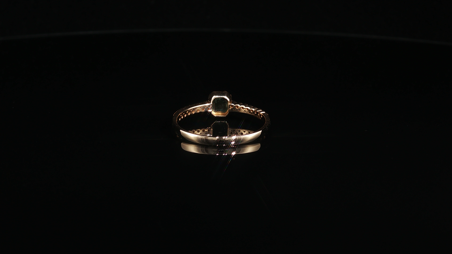 Yellow Gold Emerald Multistone Ring with Milgrain Accents