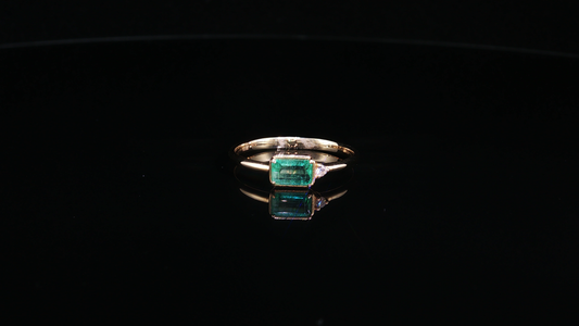 East-West Emerald Multistone Ring in Yellow Gold