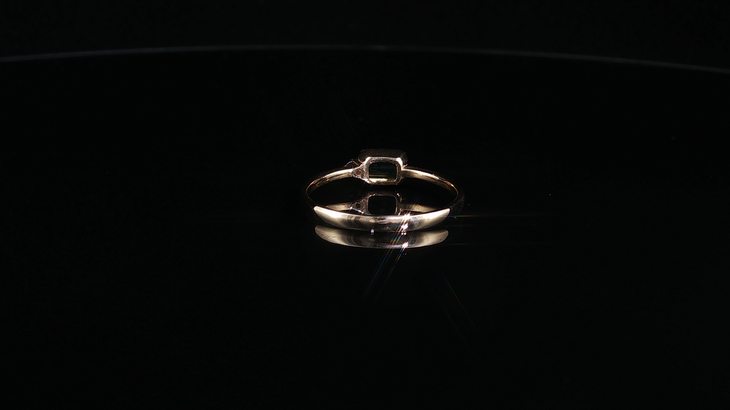 East-West Emerald Multistone Ring in Yellow Gold