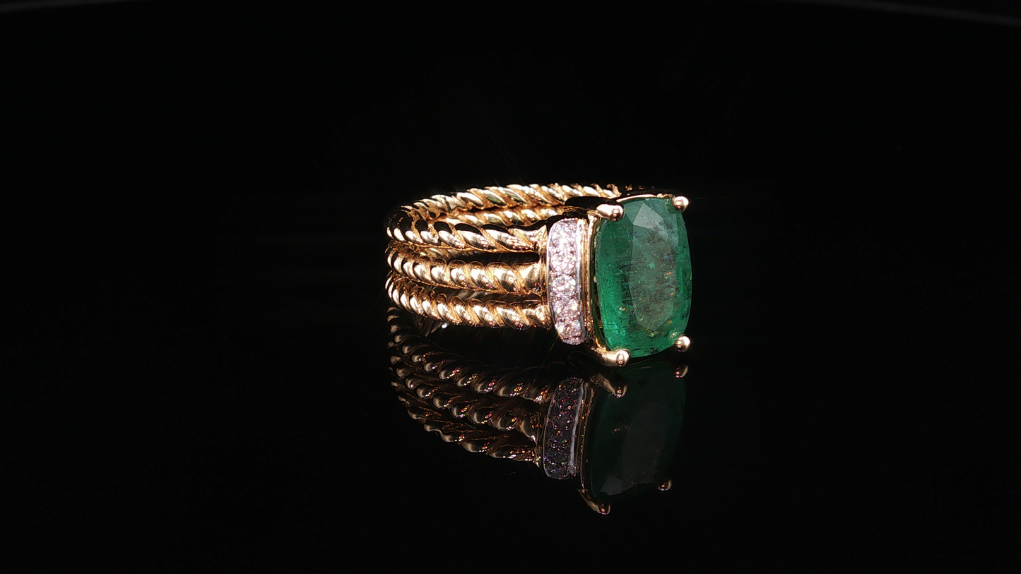 18K Yellow Gold Emerald Cocktail Ring with Cable Band