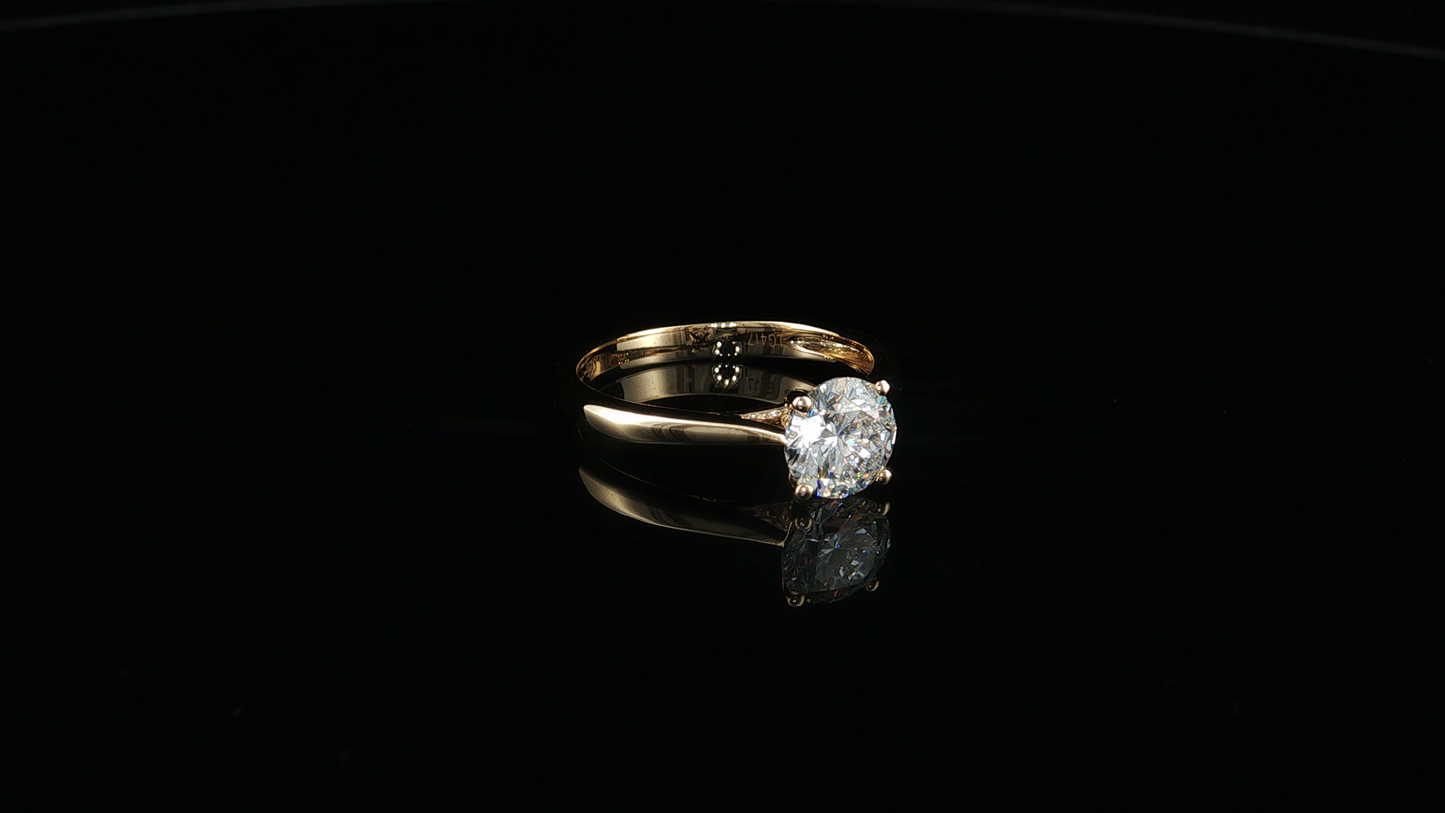 Classic Round Diamond Solitaire Ring in Yellow Gold