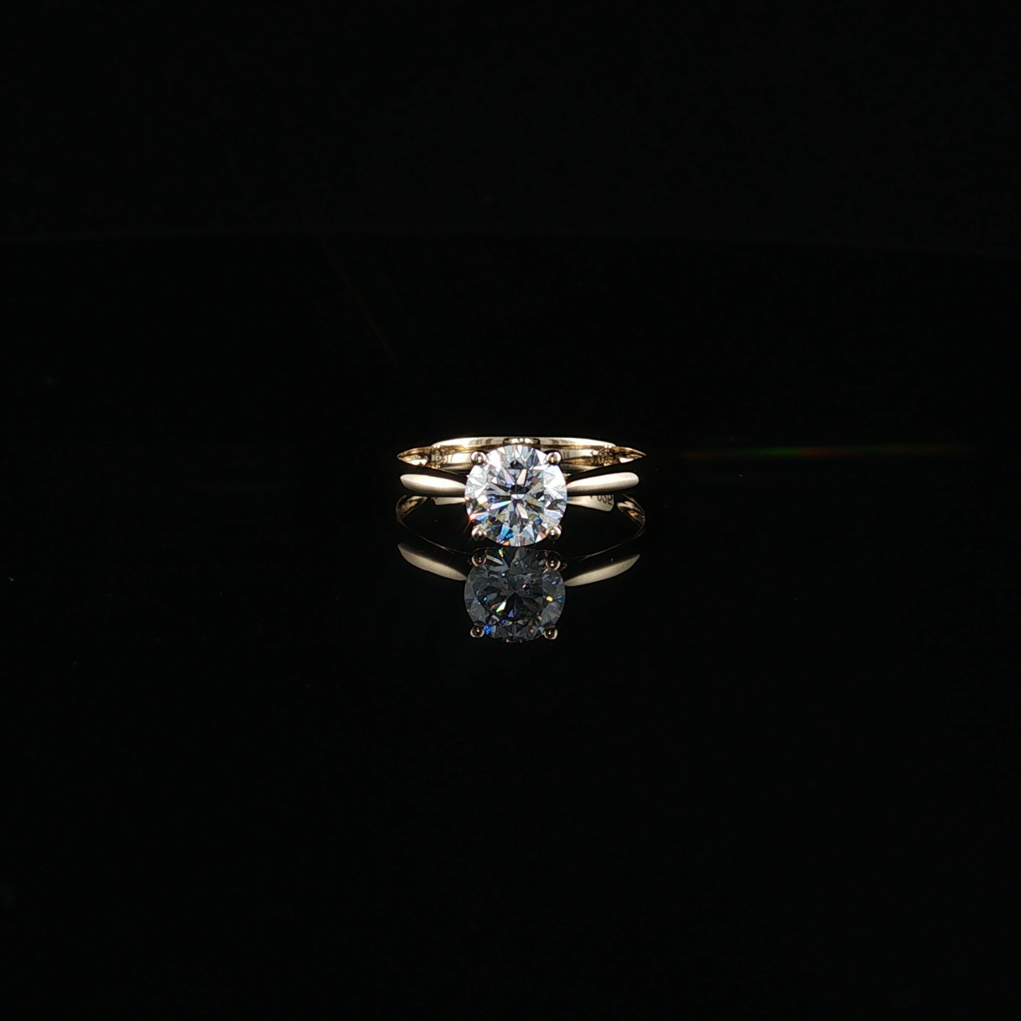 Classic Round LG Diamond Solitaire Ring in Yellow Gold