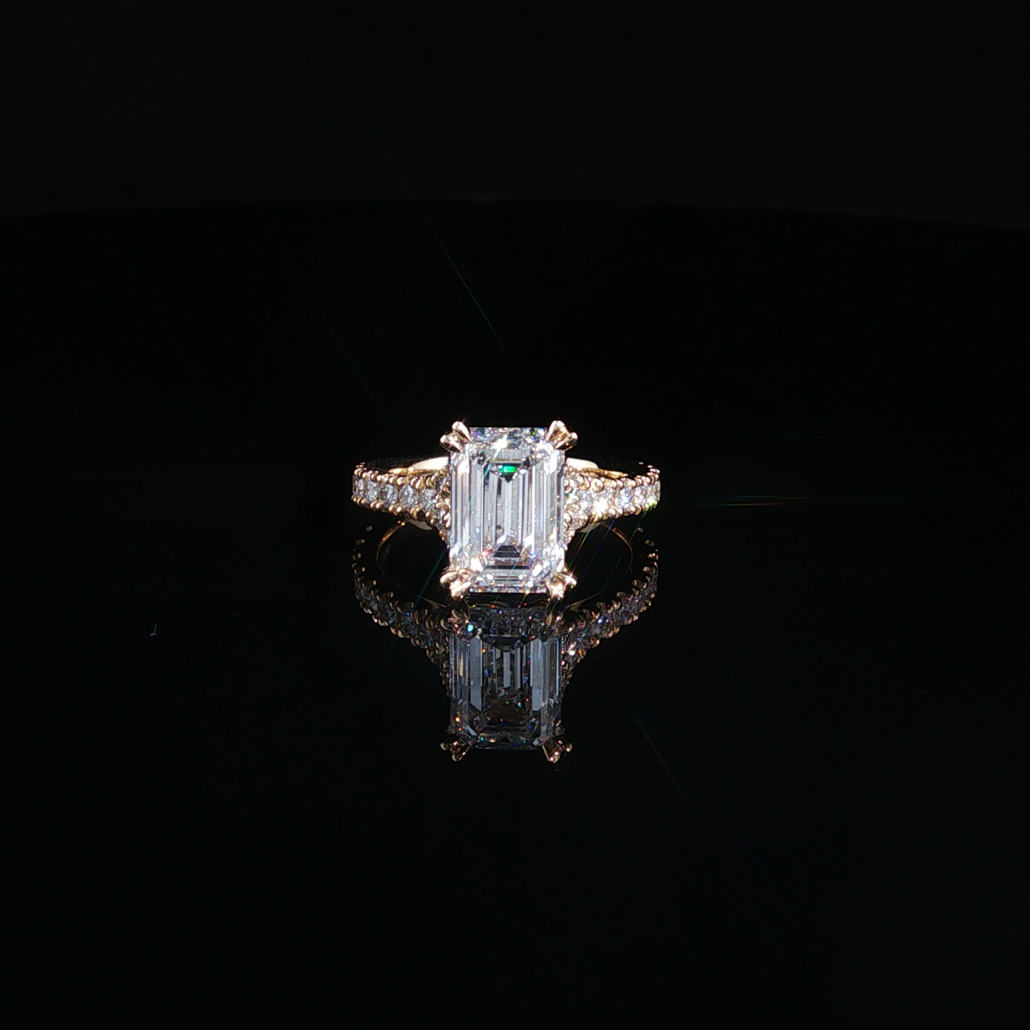 Emerald-Cut Lab-Diamond Engagement Ring in Yellow Gold