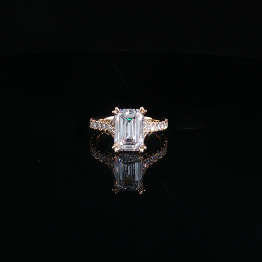 Emerald-Cut Lab-Diamond Engagement Ring in Yellow Gold