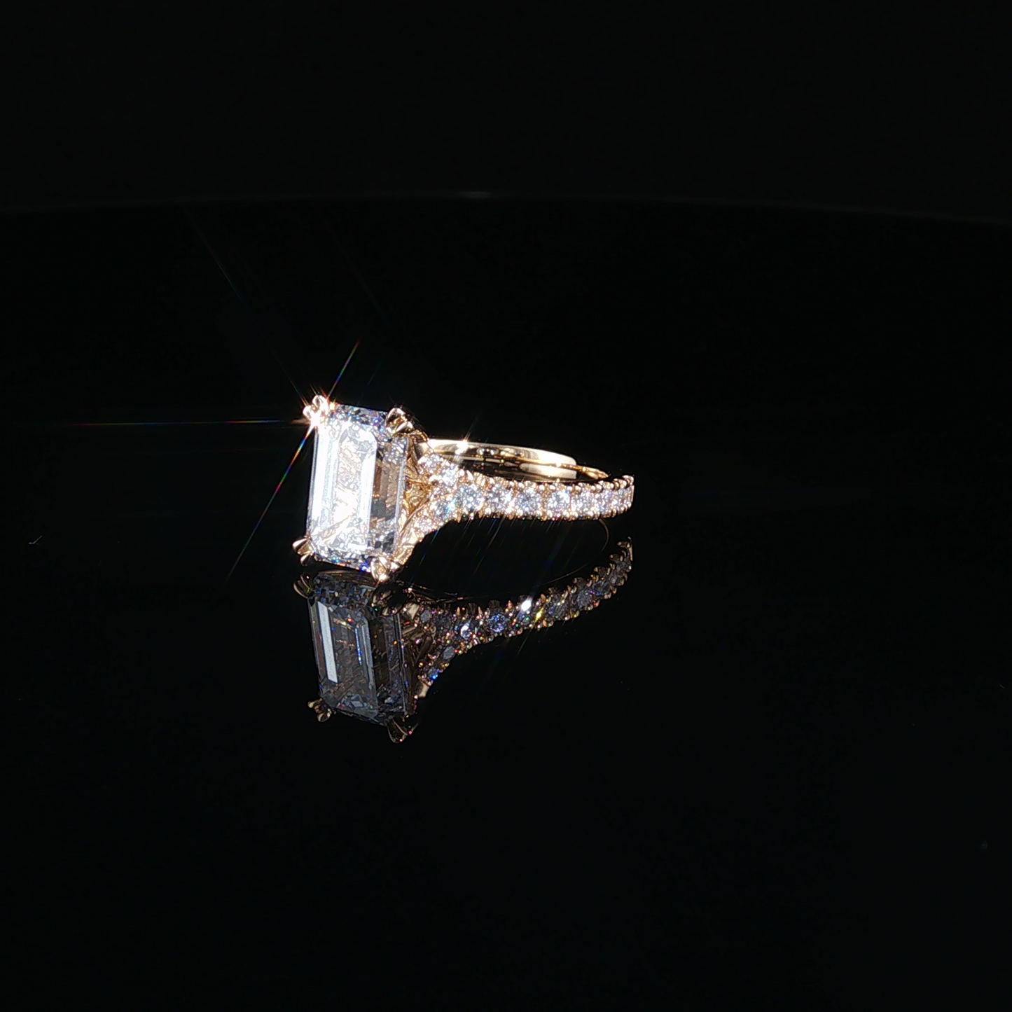 Emerald-Cut Lab-Diamond Engagement Ring in Yellow Gold