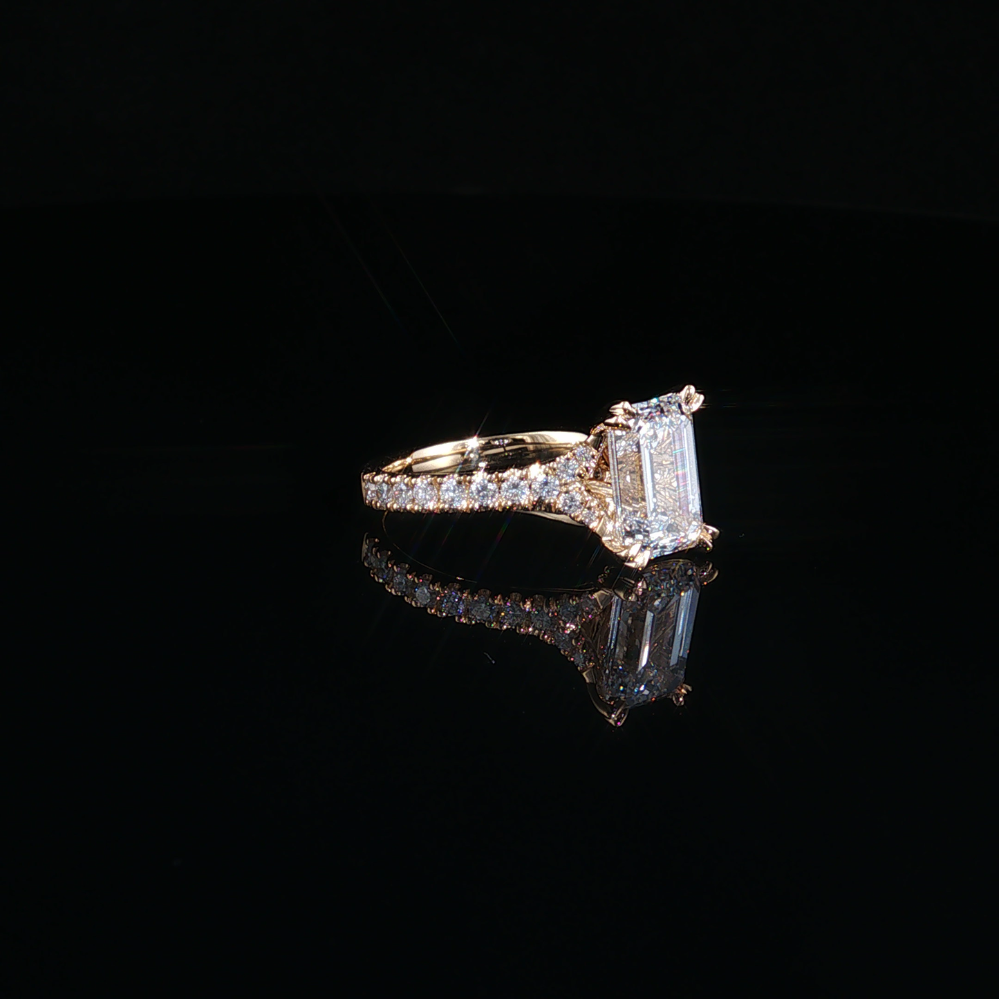 Emerald-Cut Lab-Diamond Engagement Ring in Yellow Gold