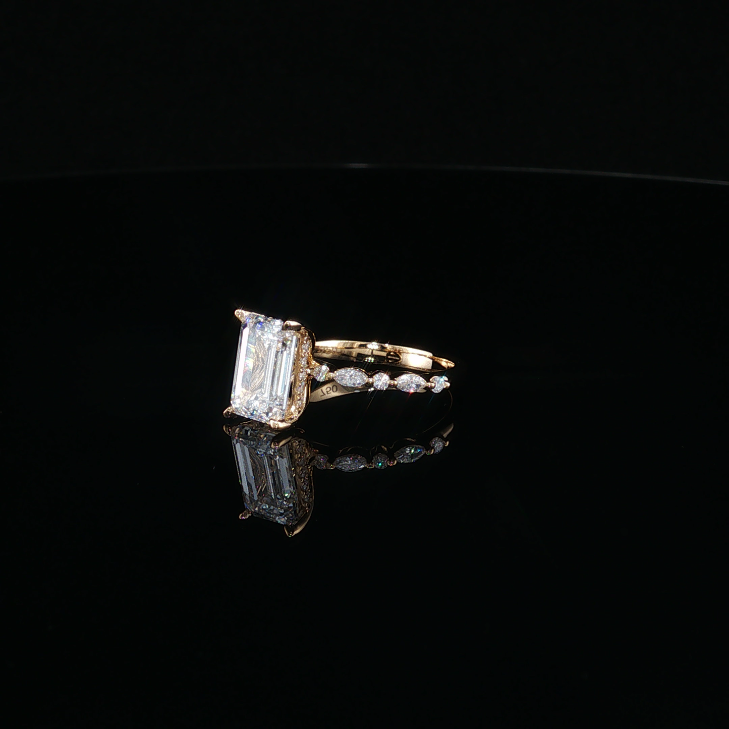 Emerald-Cut Lab-Diamond Engagement Ring in Yellow Gold