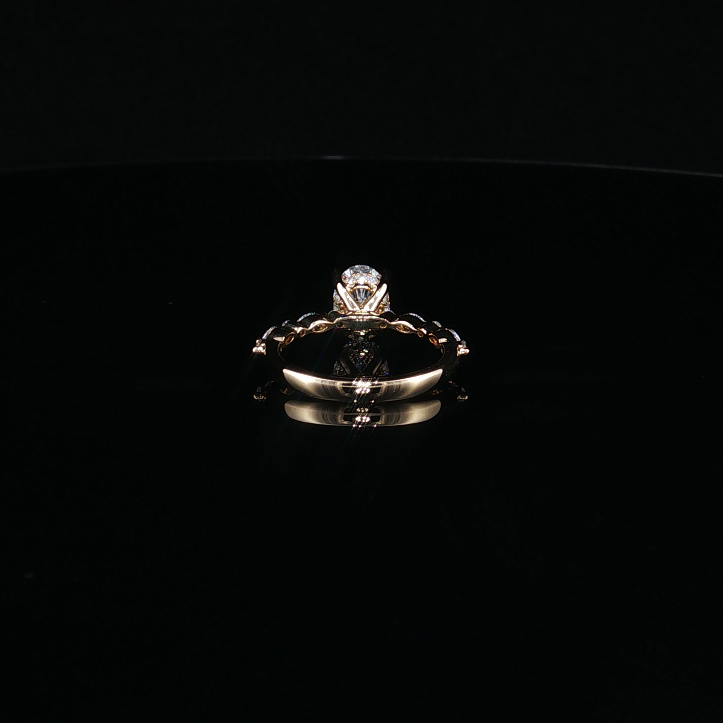 Oval-Cut Lab-Diamond Engagement Ring in Yellow Gold
