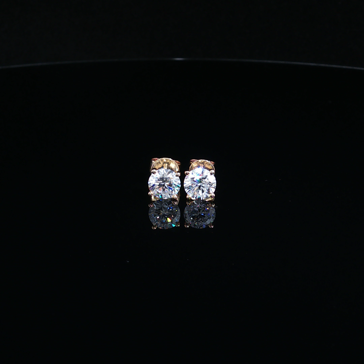 Round Diamond Stud Earrings in 10k Yellow Gold