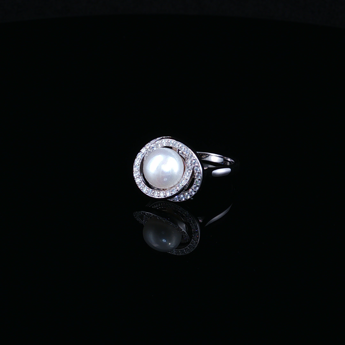 Sterling Silver 925 Swirling Halo Pearl Cocktail Ring