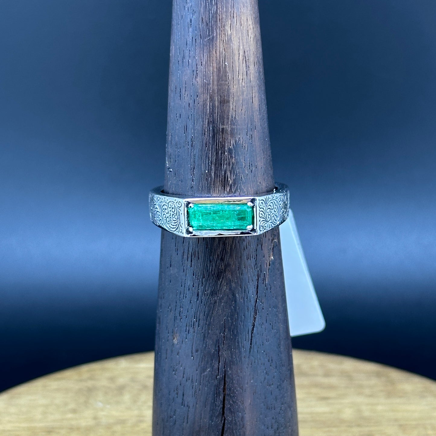 Emerald Men ring