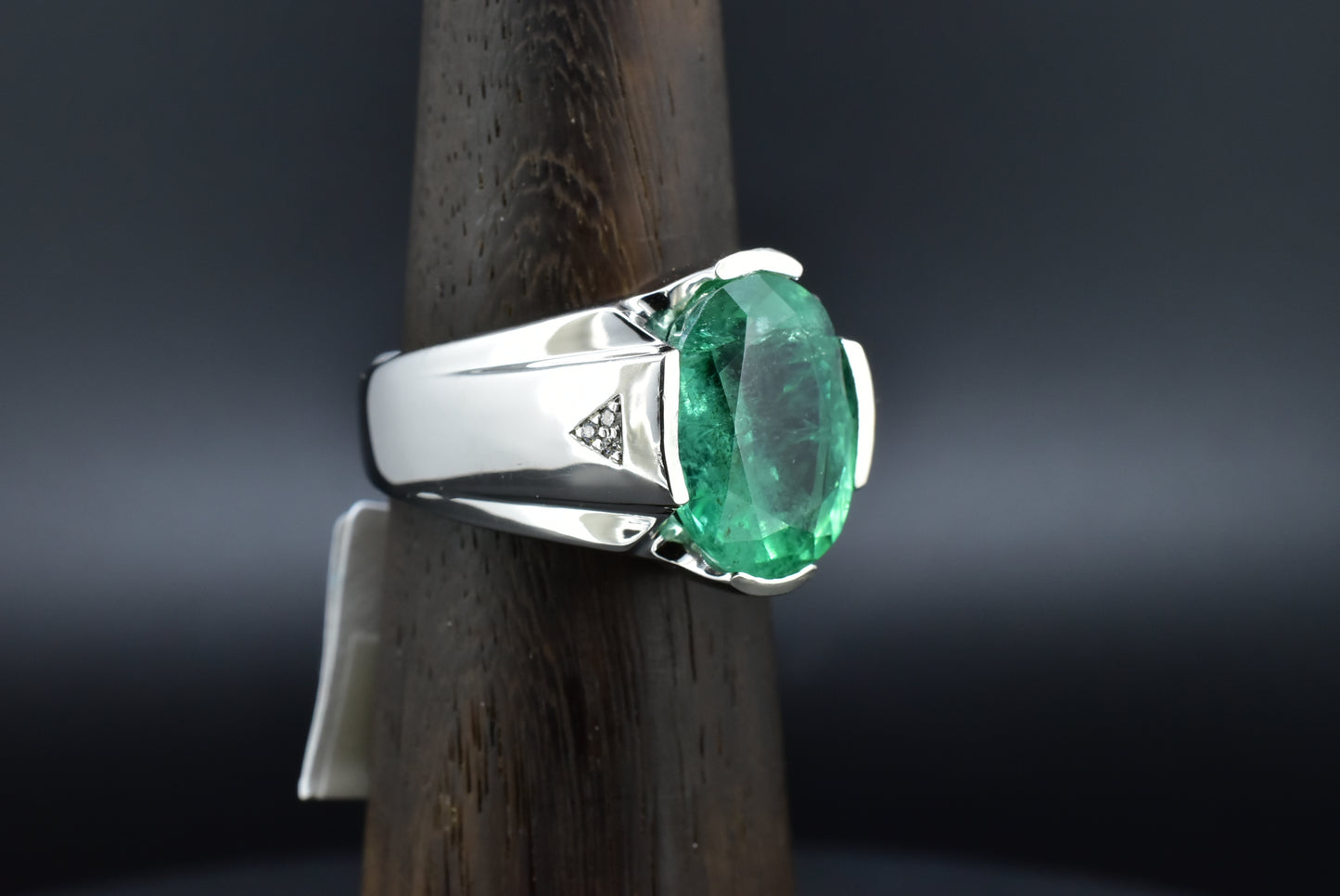 Emerald & Diamond silver ring