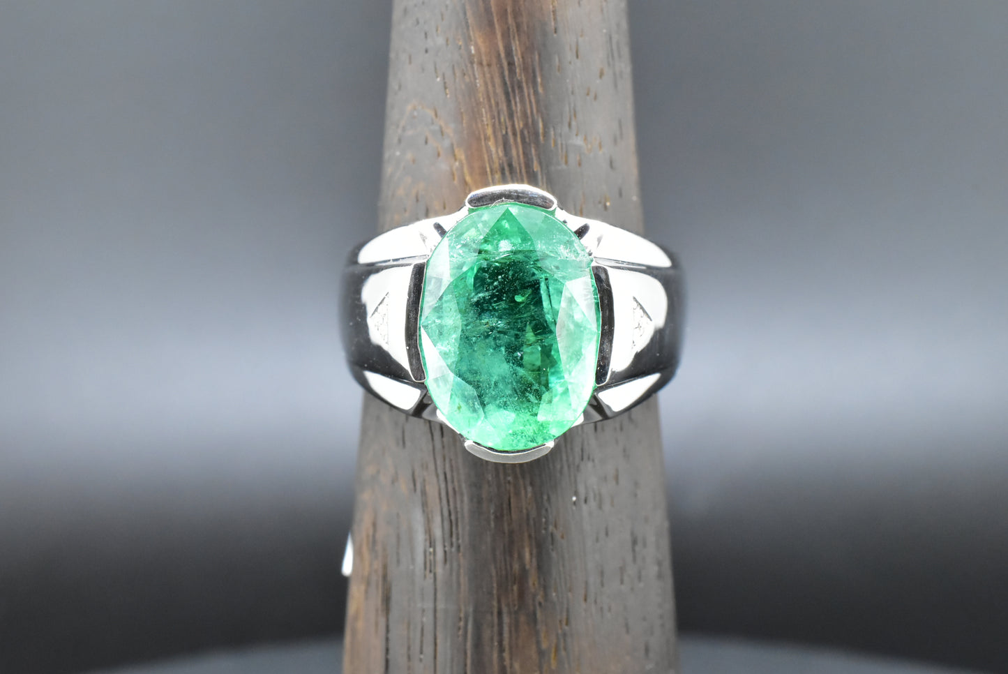 Emerald & Diamond silver ring