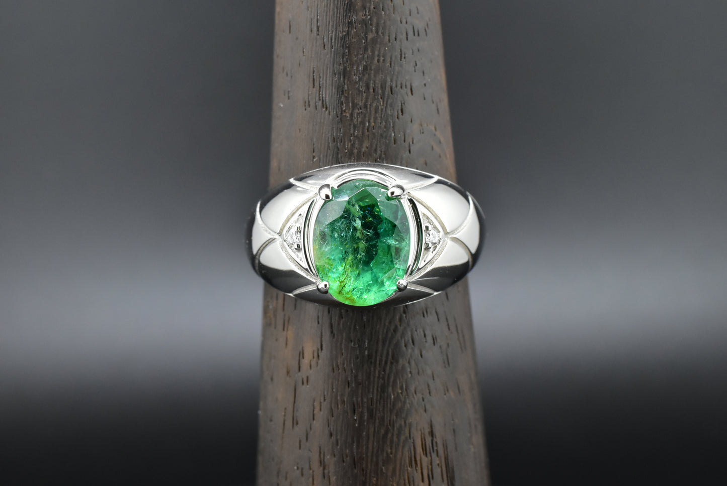 Emerald & Diamond silver ring