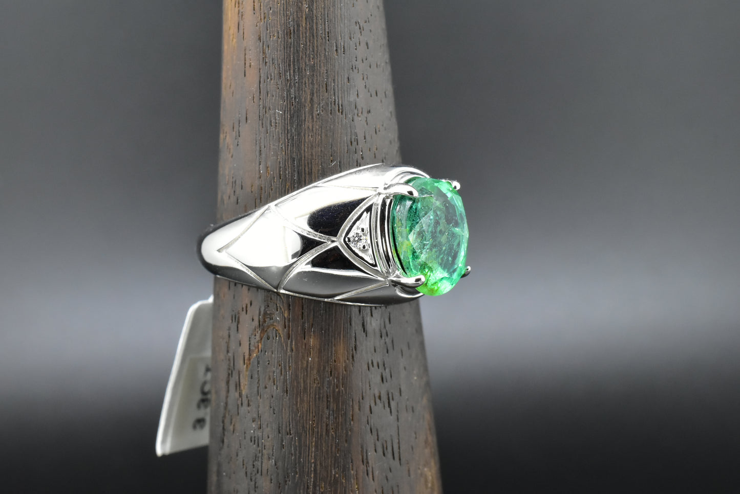 Emerald & Diamond silver ring