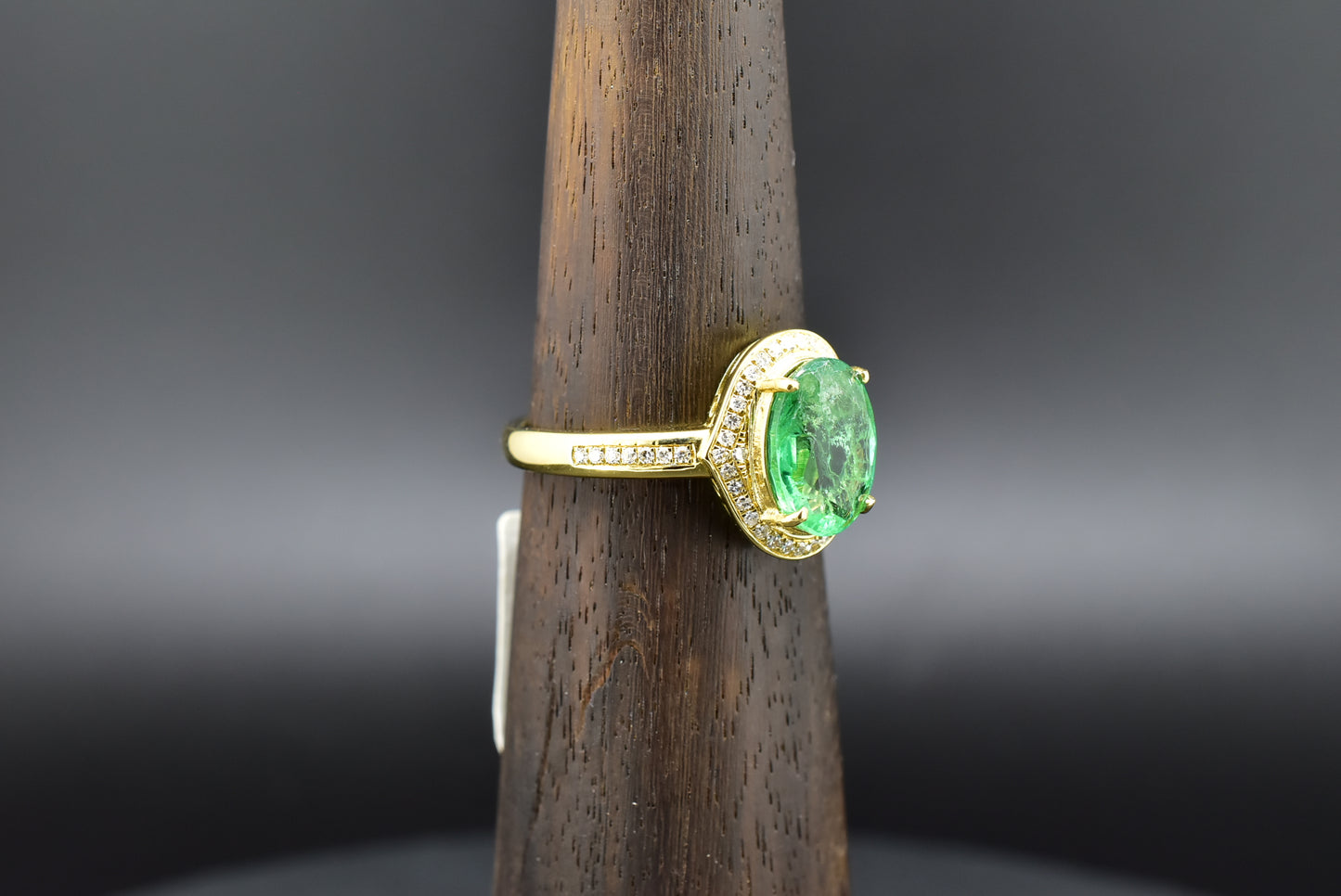 Emerald Gold Ring