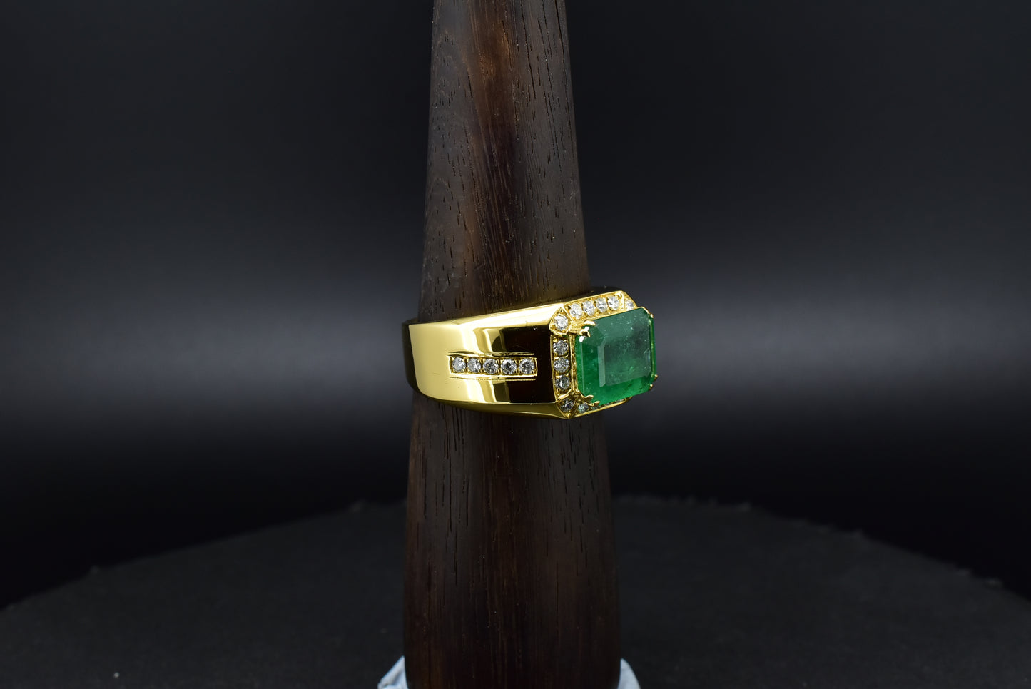 Emerald Gold Ring