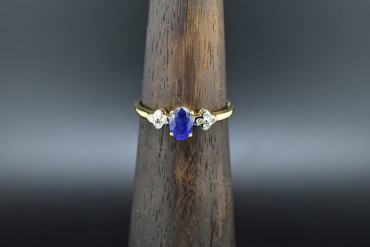 Sapphire Gold Ring