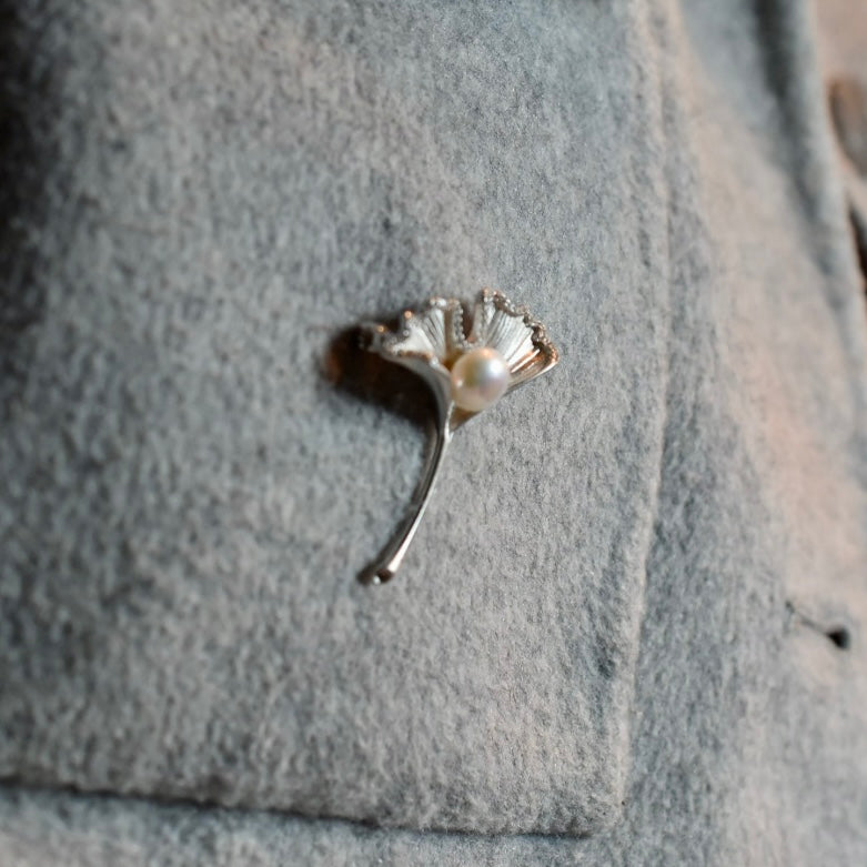 Pearl brooch